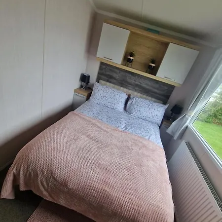 8 Birth Static Caravan Apartment *