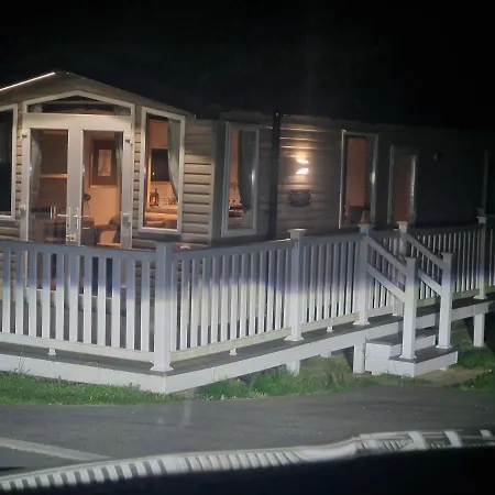 8 Birth Static Caravan Apartment *