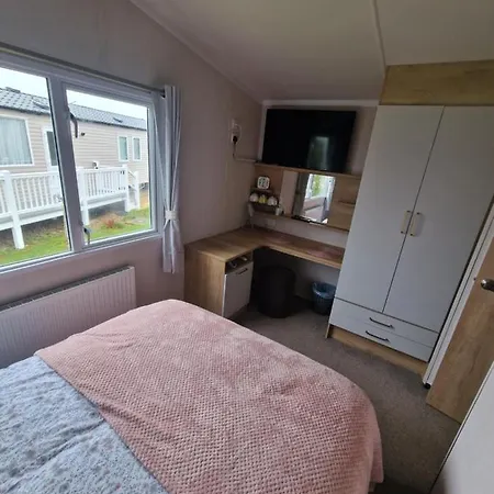 8 Birth Static Caravan דירה *